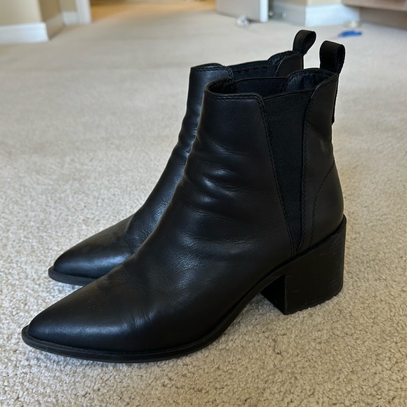 Steve Madden Shoes - Steve Madden Black Stretchy Ankle Boots